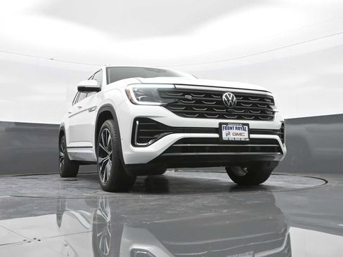 Used 2025 Volkswagen Atlas SEL Premium R-Line image 37