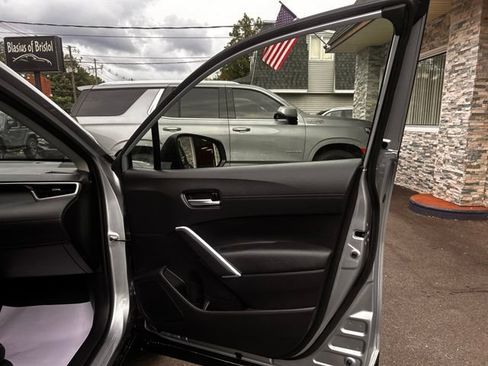 Used 2023 Toyota Corolla Cross XLE AWD/4WD image 13