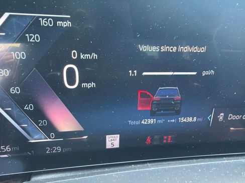 Used 2024 BMW X7 xDrive40i w/ Premium Package AWD/4WD image 4