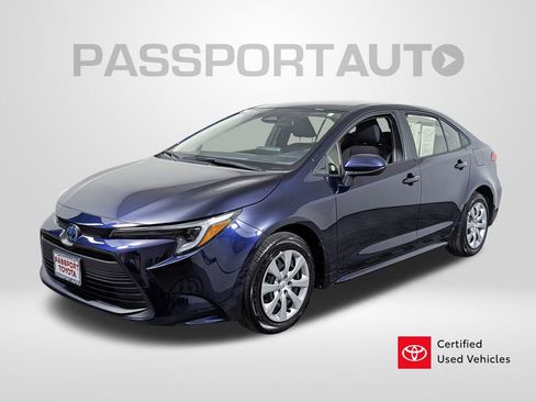 Certified 2025 Toyota Corolla LE image 1