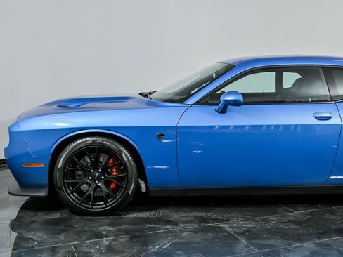 Used 2016 Dodge Challenger SRT Hellcat image 6