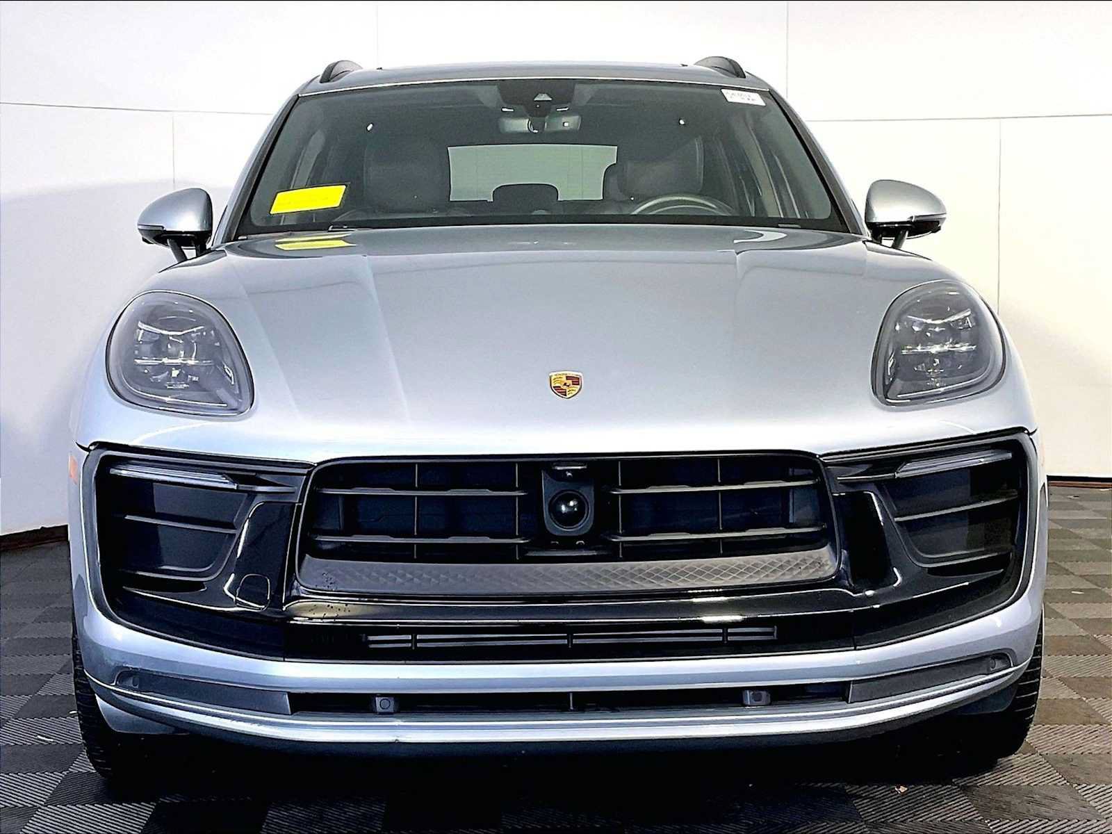 Certified 2023 Porsche Macan AWD/4WD image 10