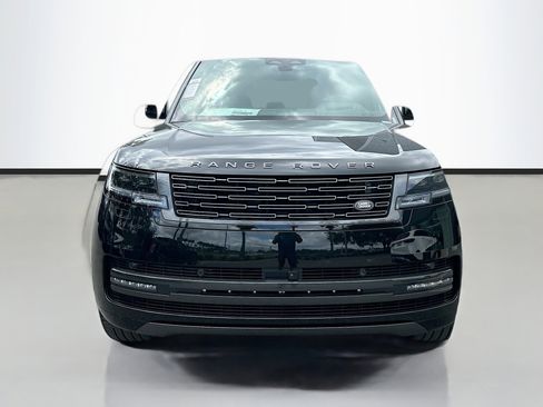 New 2025 Land Rover Range Rover SE image 2