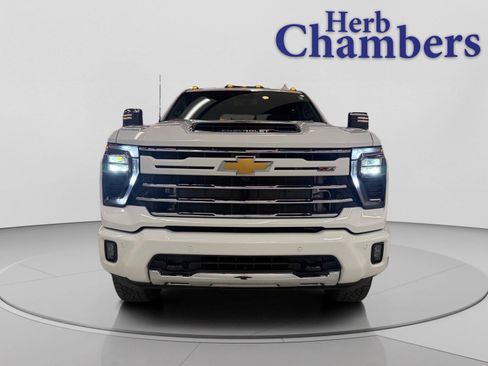 Used 2025 Chevrolet Silverado 2500 LTZ w/ Z71 Chrome Sport Edition image 4