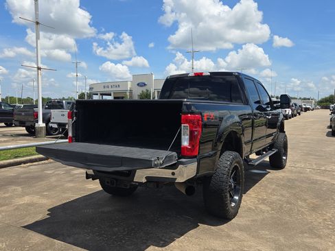 Used 2017 Ford F250 Lariat w/ Lariat Ultimate Package AWD/4WD image 29