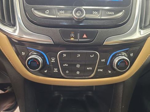 Used 2022 Chevrolet Equinox Premier AWD/4WD image 27