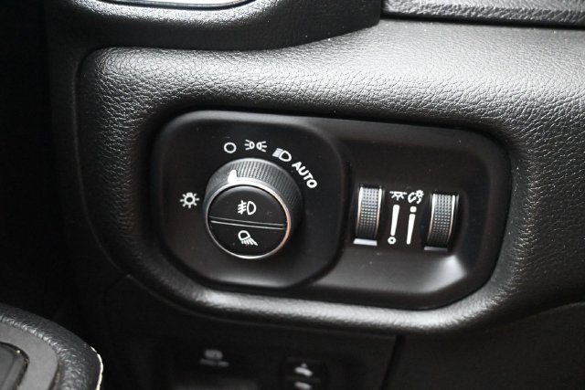 Used 2025 RAM 1500 Laramie AWD/4WD image 14
