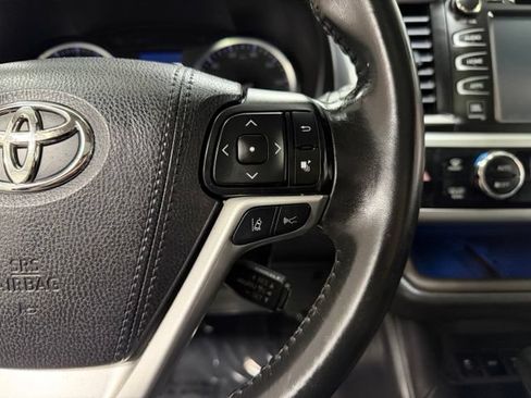 Used 2018 Toyota Highlander Limited AWD/4WD image 20