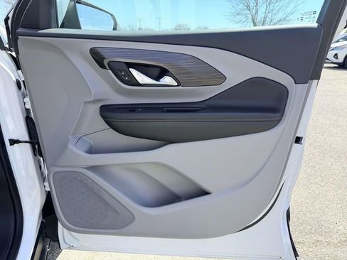 Used 2024 GMC Terrain SLE FWD image 7