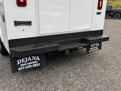 Used 2024 Ford E-450 and Econoline 450 Super Duty w/ Power Windows & Locks Group RWD image 17