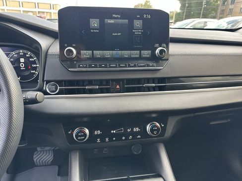 Used 2023 Mitsubishi Outlander SE image 23