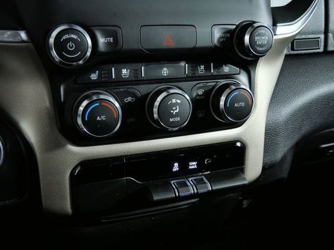 Used 2019 RAM 1500 Laramie AWD/4WD image 24