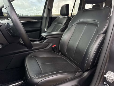 Used 2022 Jeep Grand Cherokee Limited w/ Luxury Tech Group II RWD image 15