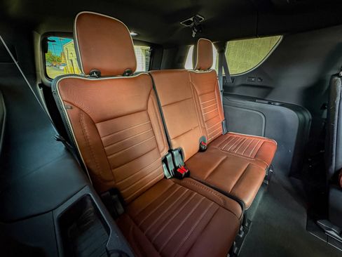 Used 2023 GMC Yukon XL Denali Ultimate AWD/4WD image 38