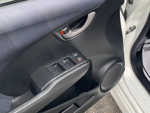Used 2010 Honda Fit Sport image 11