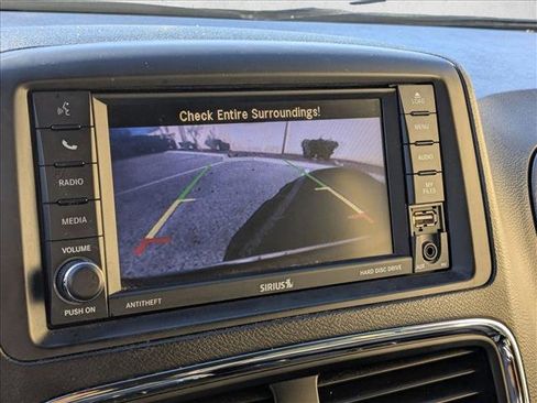 Used 2019 Dodge Grand Caravan SXT image 14