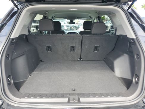 Used 2024 GMC Terrain SLE FWD image 10