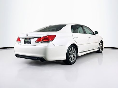 Used 2012 Toyota Avalon Limited image 9