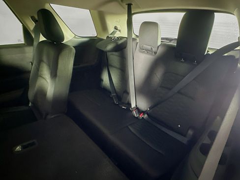 Used 2025 Nissan Pathfinder SV FWD image 29