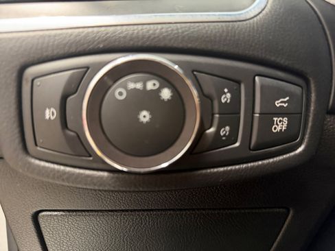 Used 2019 Ford Edge Titanium FWD image 28