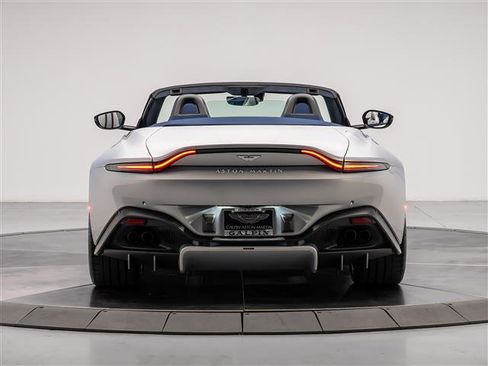 Used 2023 Aston Martin V8 Vantage Roadster image 8
