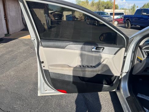 Used 2016 Hyundai Sonata SE FWD image 12