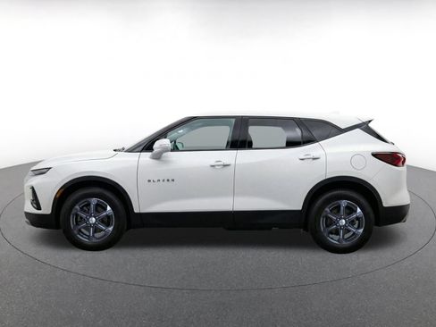 Used 2026 Chevrolet Blazer LT FWD image 4