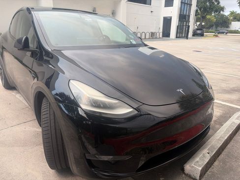 Used 2020 Tesla Model Y Long Range AWD/4WD image 1