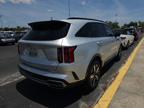 Certified 2021 Kia Sorento S w/ Panoramic Sunroof Package FWD image 14