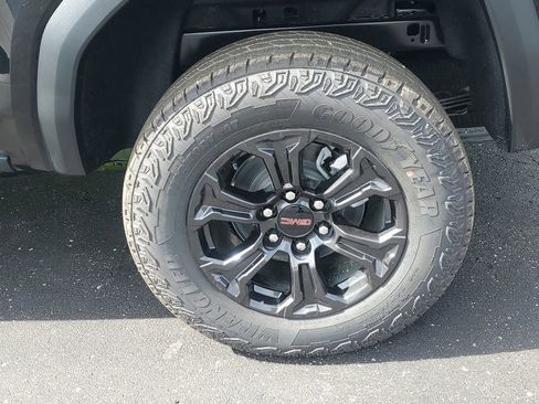 New 2025 GMC Canyon Elevation w/ Convenience Package image 5