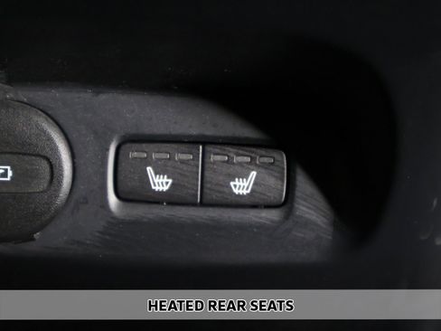 Used 2023 Volvo XC40 B5 Plus w/ Protection Package Premier image 8