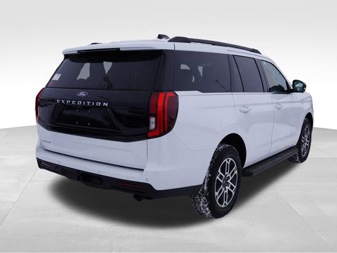 New 2026 Ford Expedition Active image 3