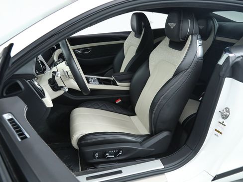 Used 2021 Bentley Continental GT V8 image 21