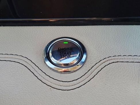 Used 2020 Lincoln Navigator Reserve w/ Luxury Package image 18