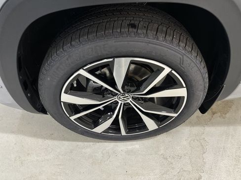 New 2026 Volkswagen Atlas Cross Sport SEL Premium R-Line image 11