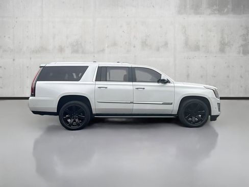Used 2020 Cadillac Escalade ESV Luxury image 8