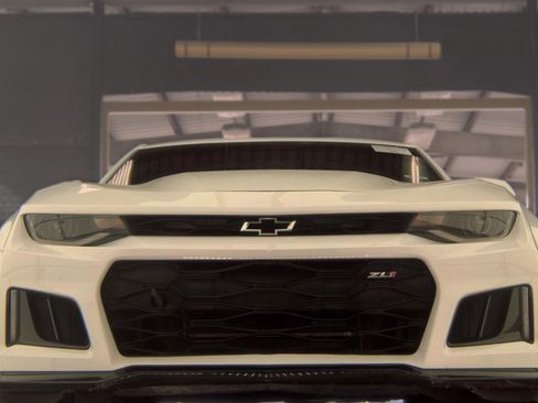 Used 2018 Chevrolet Camaro ZL1 RWD image 3