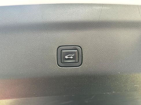 Used 2022 Cadillac Escalade Premium Luxury Platinum AWD/4WD image 45