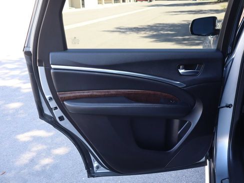 Used 2017 Acura MDX SH-AWD image 26
