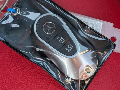 Certified 2025 Mercedes-Benz GLC 300 4MATIC image 36