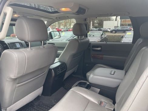 Used 2020 Toyota Sequoia Platinum image 16