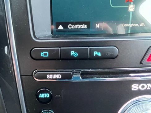 Used 2018 Ford Explorer Platinum AWD/4WD image 22