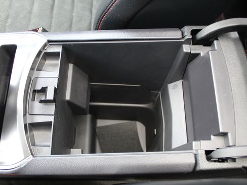 Used 2023 Ford Edge ST-Line image 36