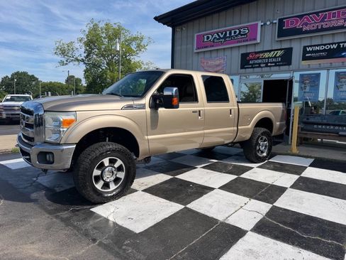 Used 2011 Ford F250 Lariat w/ Lariat Interior Pkg AWD/4WD image 2