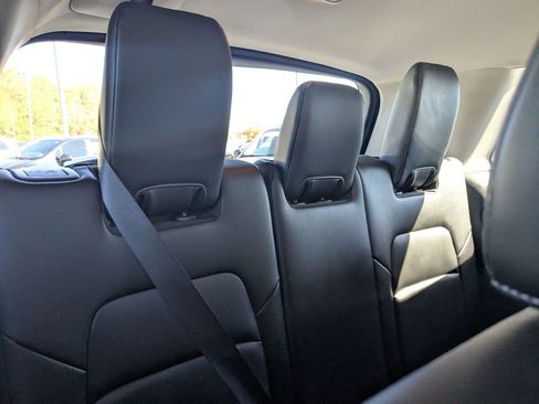 Used 2025 Nissan Pathfinder SL image 27