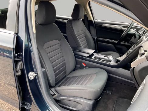 Used 2020 Ford Fusion SE FWD image 9