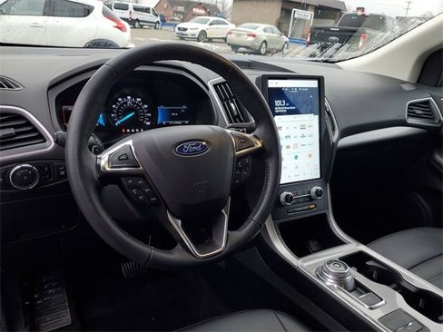 Used 2024 Ford Edge SEL w/ Convenience Package image 16