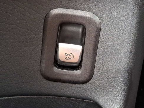 Used 2022 Mercedes-Benz GLC 300 4MATIC image 24