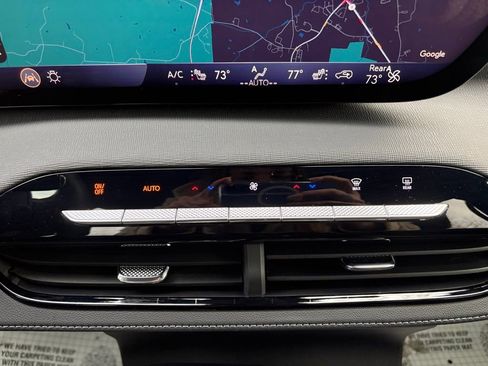 Used 2025 Buick Enclave Sport Touring w/ Power Package image 36