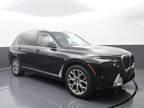 Used 2024 BMW X7 xDrive40i AWD/4WD image 3
